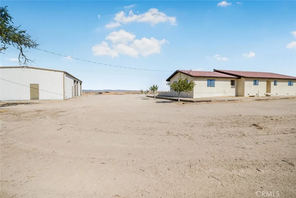 5701 E Avenue E, Lancaster, California 93535 home-pic-34